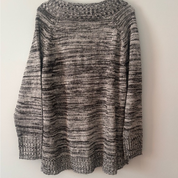 Jason Maxwell Sweater XL Black & White great condition. Pullover. V neck. - Picture 2 of 6